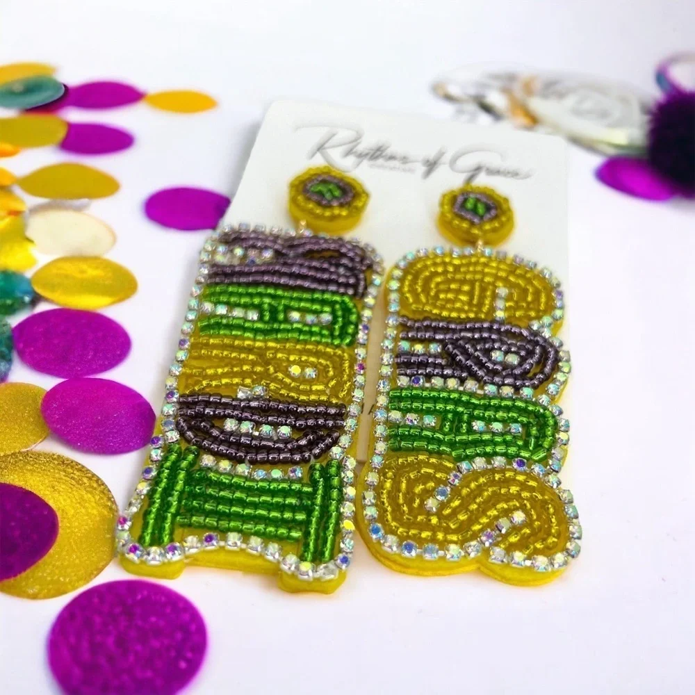 Jazz Up Your Look with Dazzling NWT Beaded Mardi Gras Earrings! 🎉💚💜💛